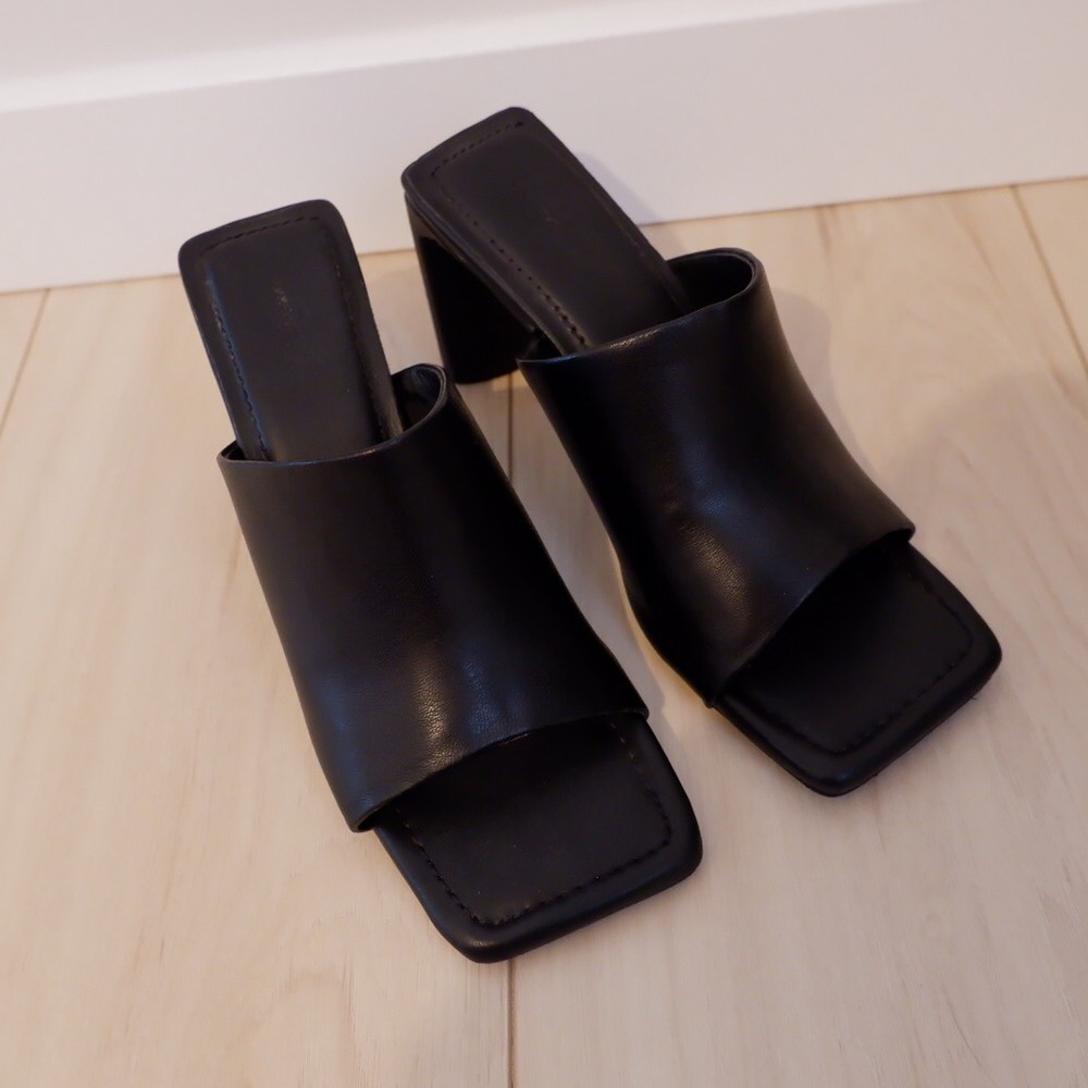 SOLD- OAK + FORT Peep Toe 90’s Inspired Mules - Picture 4 of 7